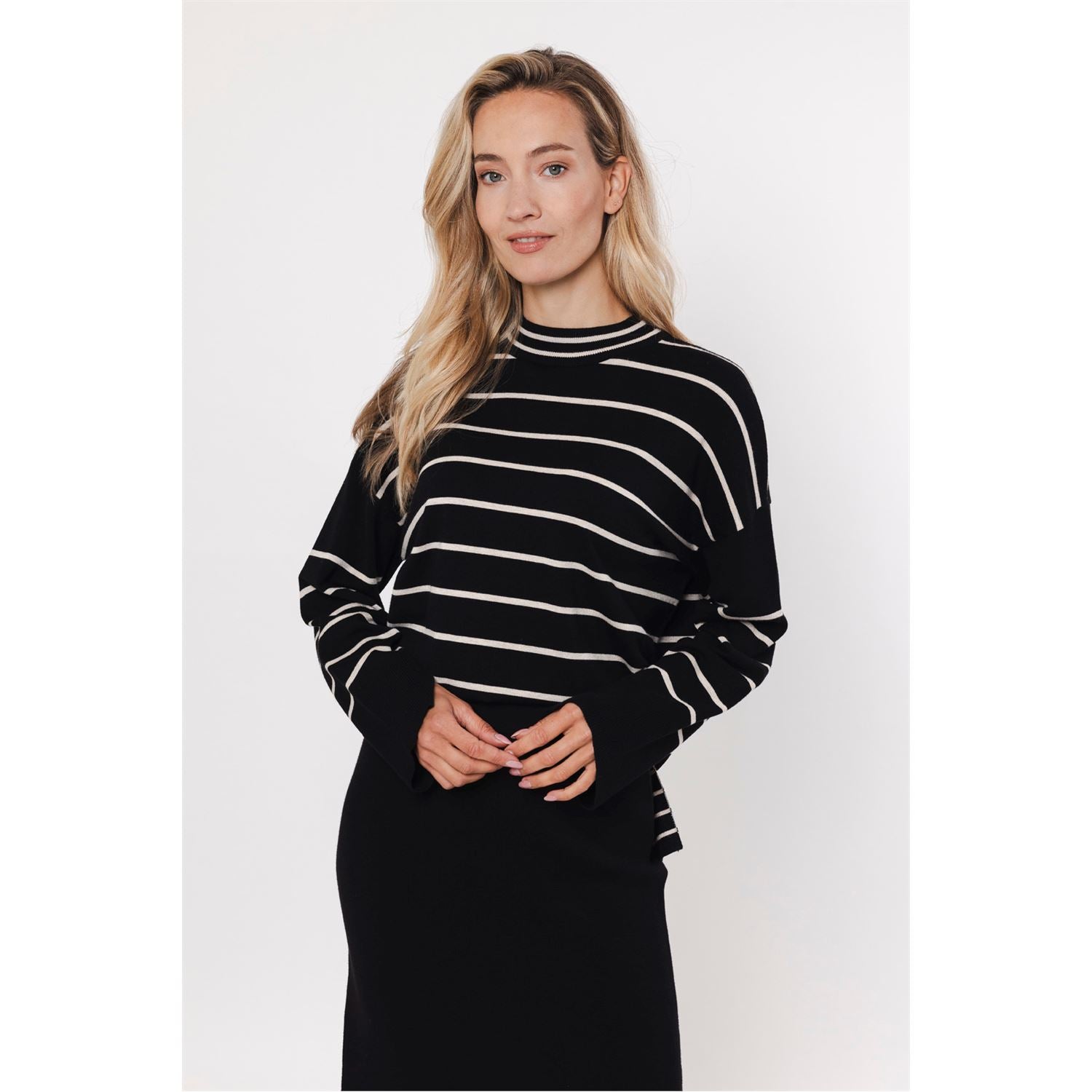 Sweater striped - black