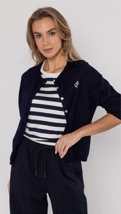 Vest contrast