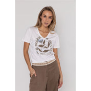V-neck T-shirt made of 100% cotton with artwork. Pair with one of our jackets for a layered look.