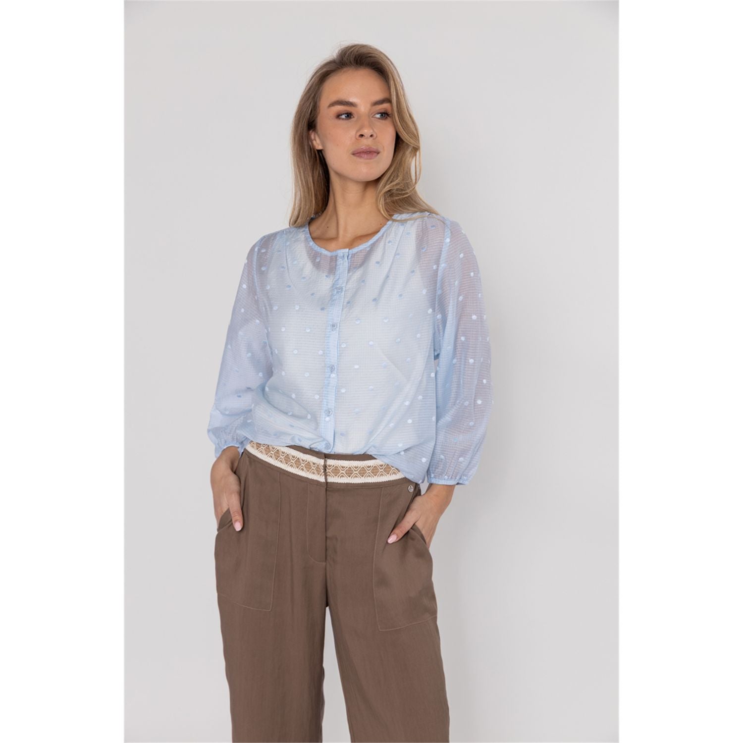 Blouse borduur dots