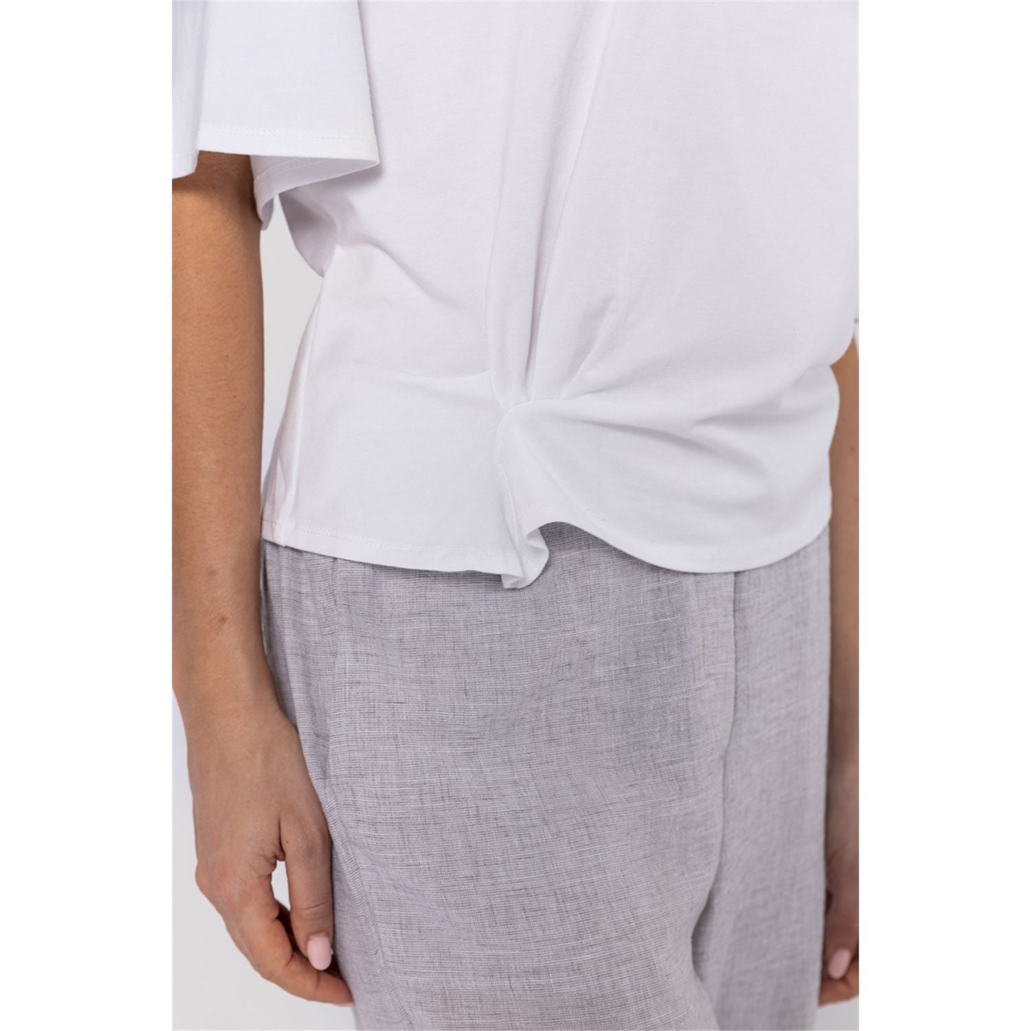 T-shirt pleated