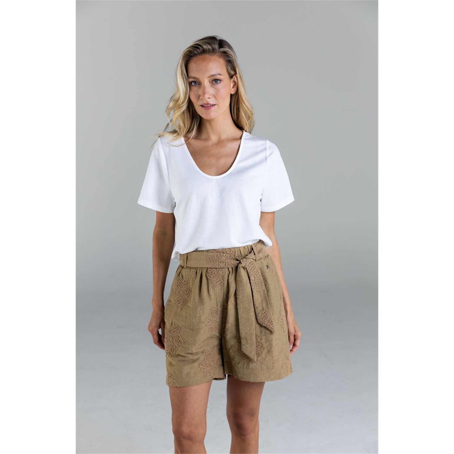 T-shirt back wrap