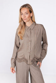 Blouse lace border