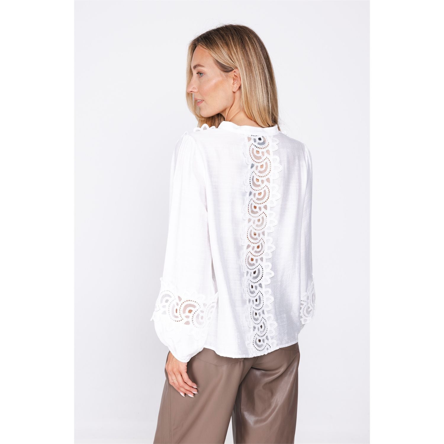 Blouse insert lace