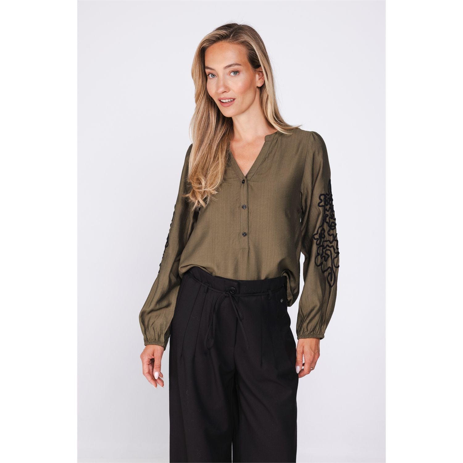 Blouse borduur mouw