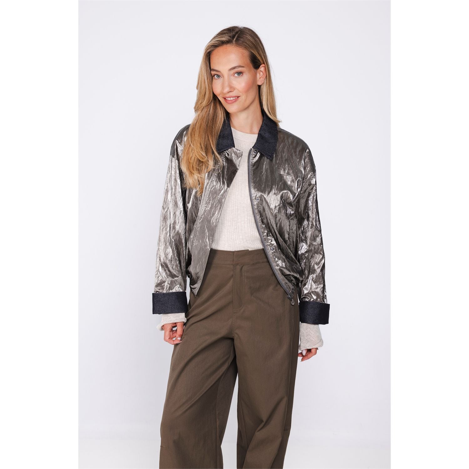Jacket shiny